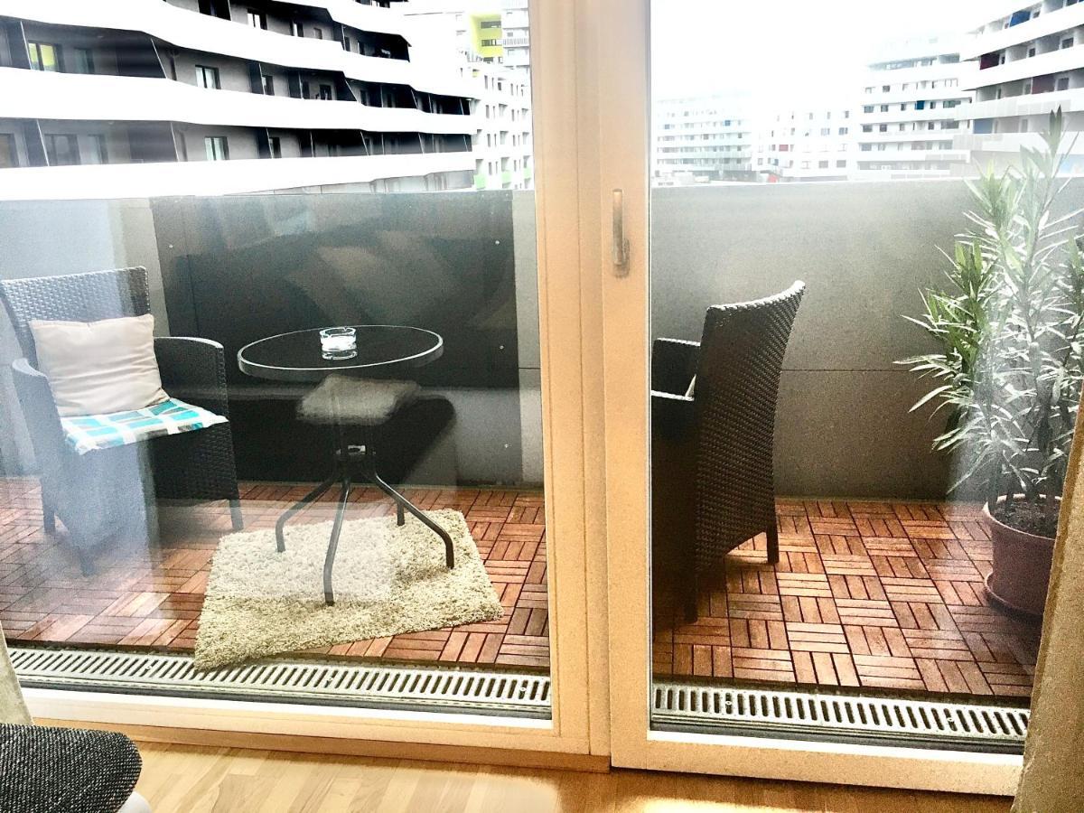 2 Bedroom Apartment Next To Metro U1 And Garage Parking Viena Exterior foto
