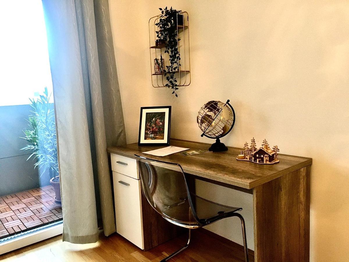 2 Bedroom Apartment Next To Metro U1 And Garage Parking Viena Exterior foto